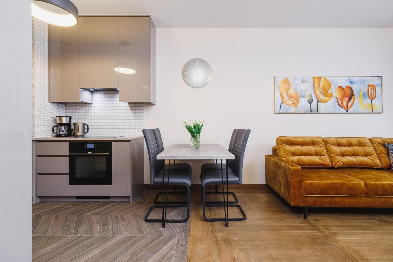 Apartments Go Rakowicka By Noclegi Renters كراكوفيا المظهر الخارجي الصورة